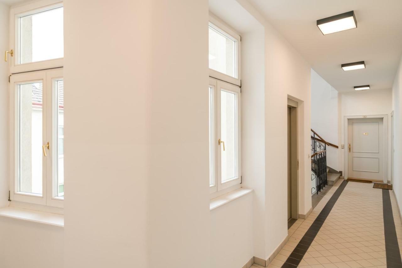 Stadlau Live Apartments Wenen Buitenkant foto