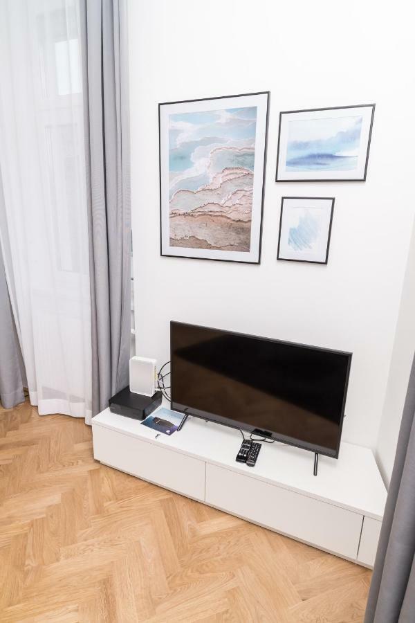 Stadlau Live Apartments Wenen Buitenkant foto