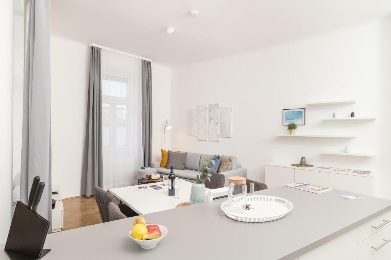 Stadlau Live Apartments Wenen Buitenkant foto